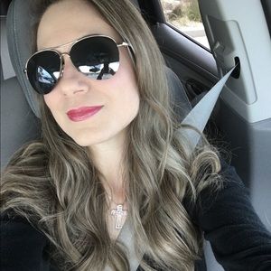 Meet your Posher, Melissa